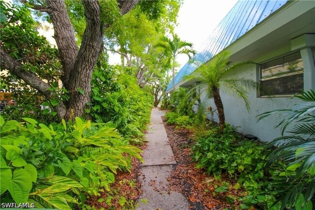 Building Photo - 1331 Chesapeake Ave