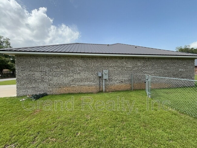 Building Photo - 4010 Roxies Ln