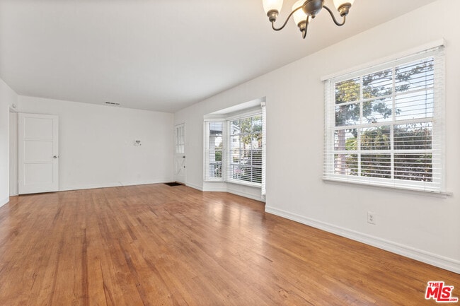 Building Photo - 6648 W 80th Pl