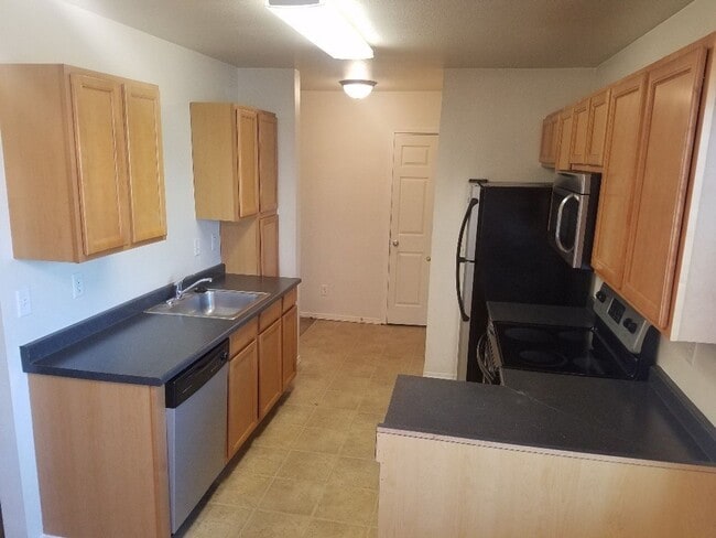 Interior Photo - 031-Pringle
