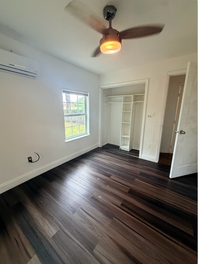Building Photo - 8922 N Lynn Ave