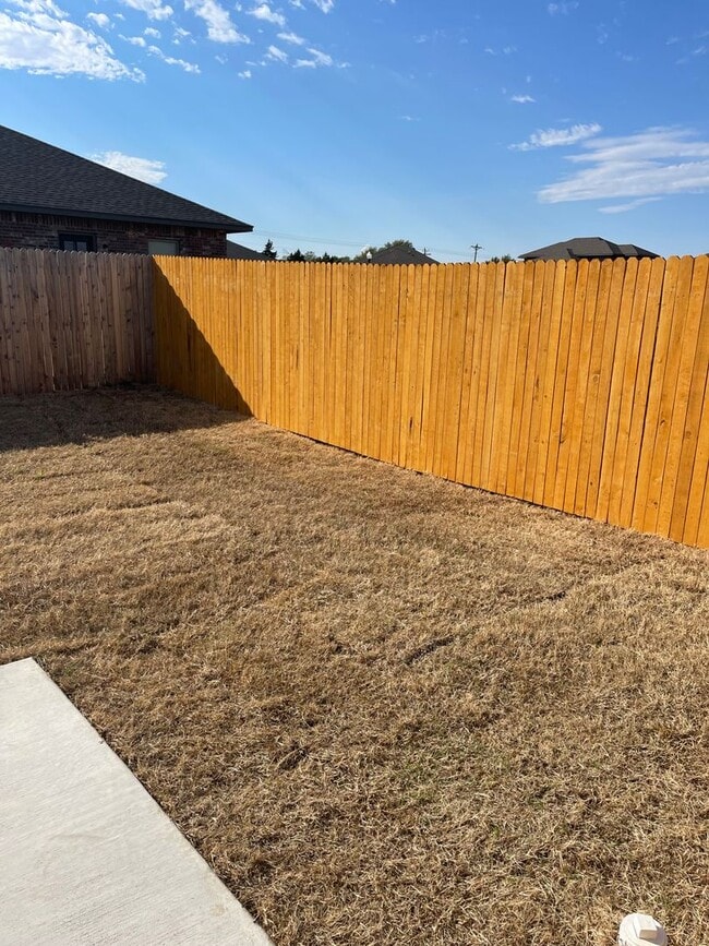Building Photo - 3 bedroom duplex in Newcastle