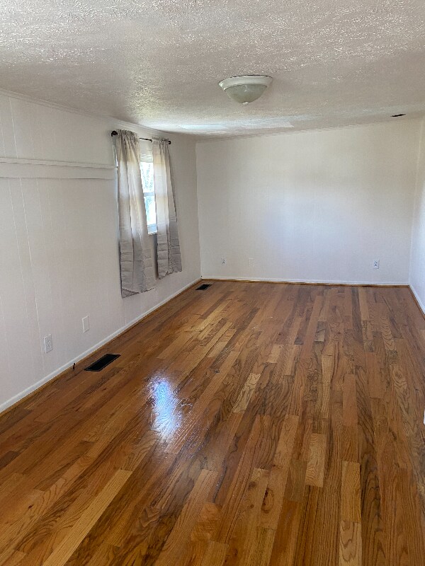 Building Photo - 1701 Tremont Ave
