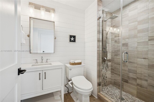 Building Photo - 705 Crandon Blvd