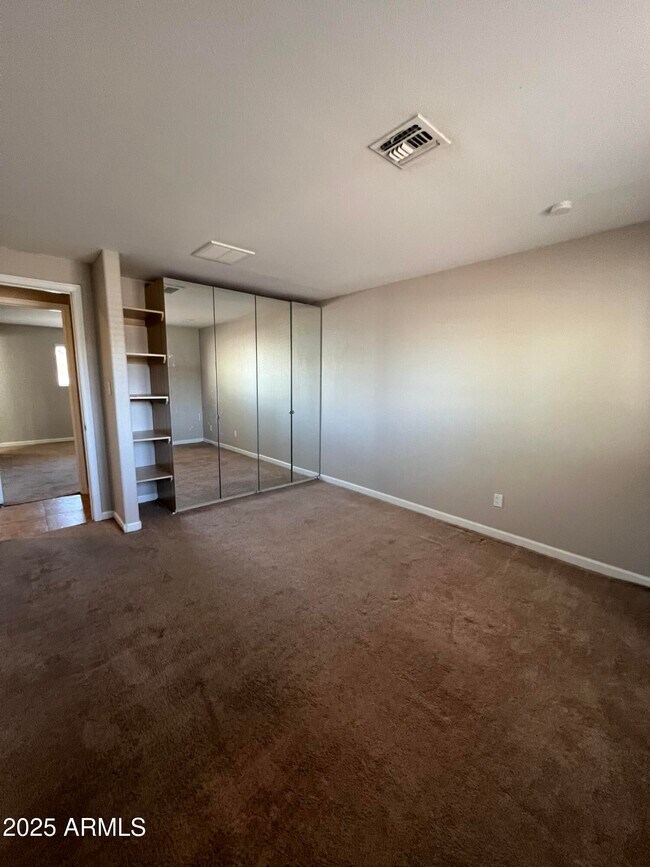 Building Photo - 233 E Huntington Dr