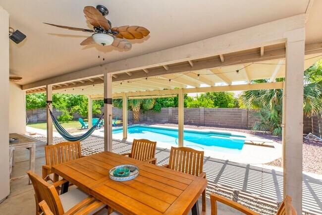 Building Photo - Pool home for rent August 1, 2025