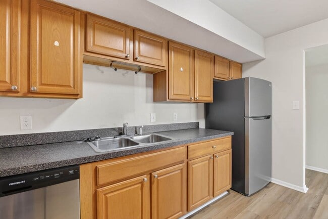 Building Photo - Updated 3BR Home in Virginia Beach with Modern Finishes & Prime Location