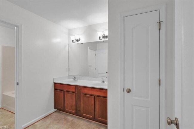 Building Photo - 1315 Teton Cir