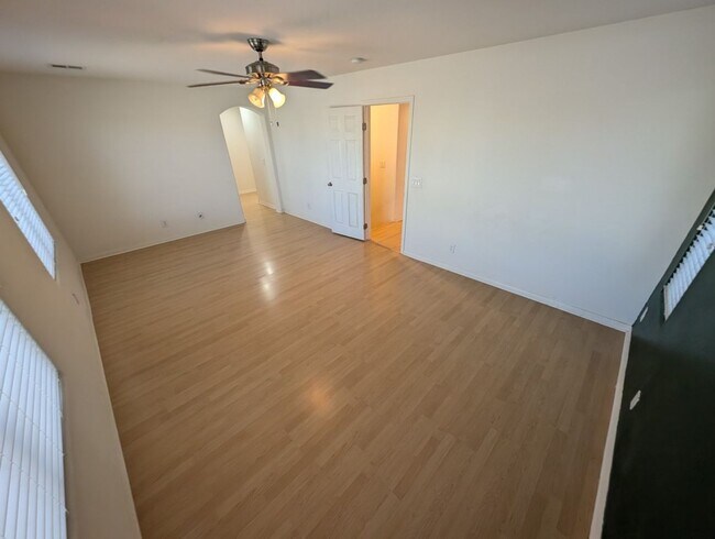 Building Photo - 7931 N Kelburn Hill St