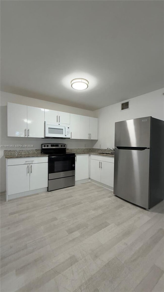 Building Photo - 1029 NW 3rd St