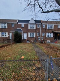 Building Photo - 418 Pfeiffer St