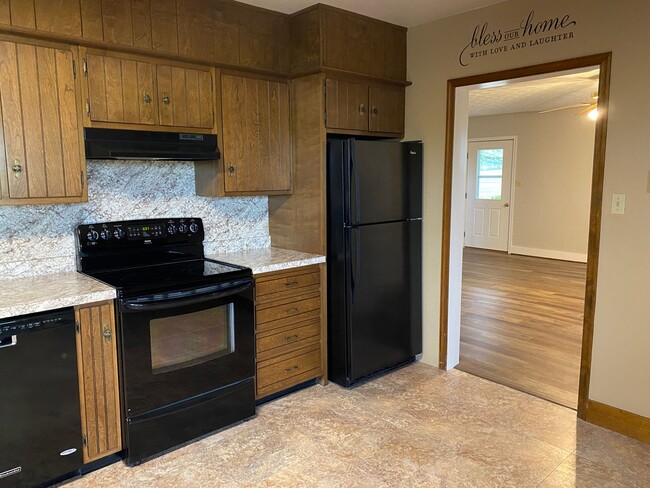 Building Photo - Coming soon! 4 Bedroom Farmhouse for Rent ...