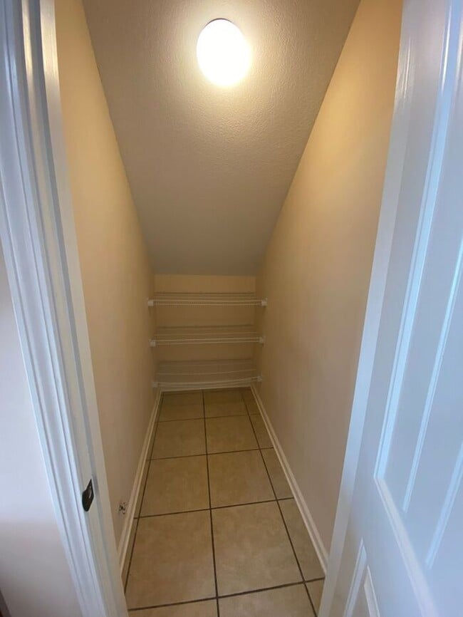 Building Photo - Bartlett 4 Bedroom 2.5 Bath Rental Home in Country Creek Subdivision