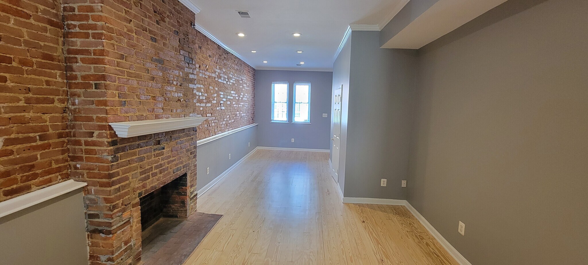 Building Photo - 926 S Hanover St