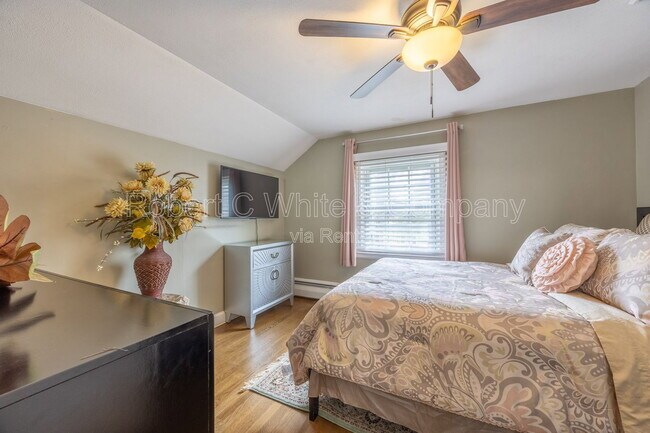 Building Photo - 4 Trotwood Dr