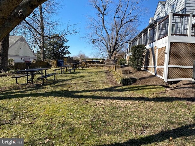 Building Photo - 5833 Orchard Hill Ct