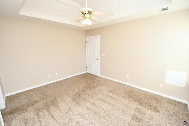 Building Photo - 107 Dorothy Ct