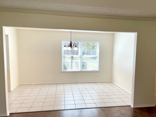 Building Photo - 3 Bedroom/2 Bathroom In Bentonville!!!