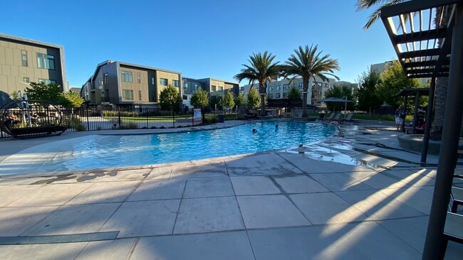 Building Photo - 3698 Vision Cmn