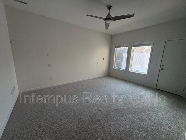 Building Photo - 2430 Richmond Rd