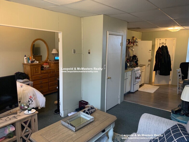 Building Photo - 50A Joy St