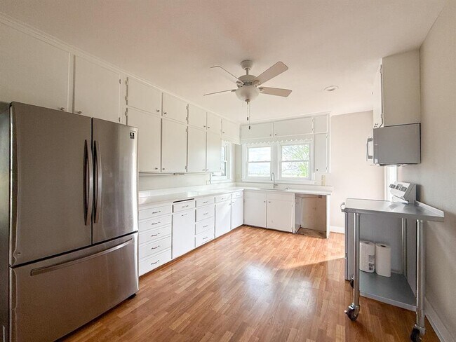 Building Photo - 267 Bodemann Ln