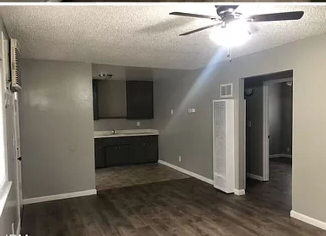 Building Photo - Updated Two bedroom, one bathroom close to shopping and schools!