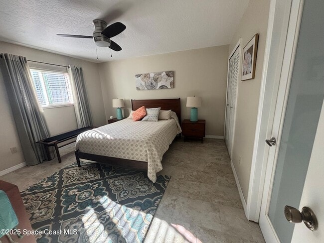 Building Photo - 8754 Honeysuckle Way