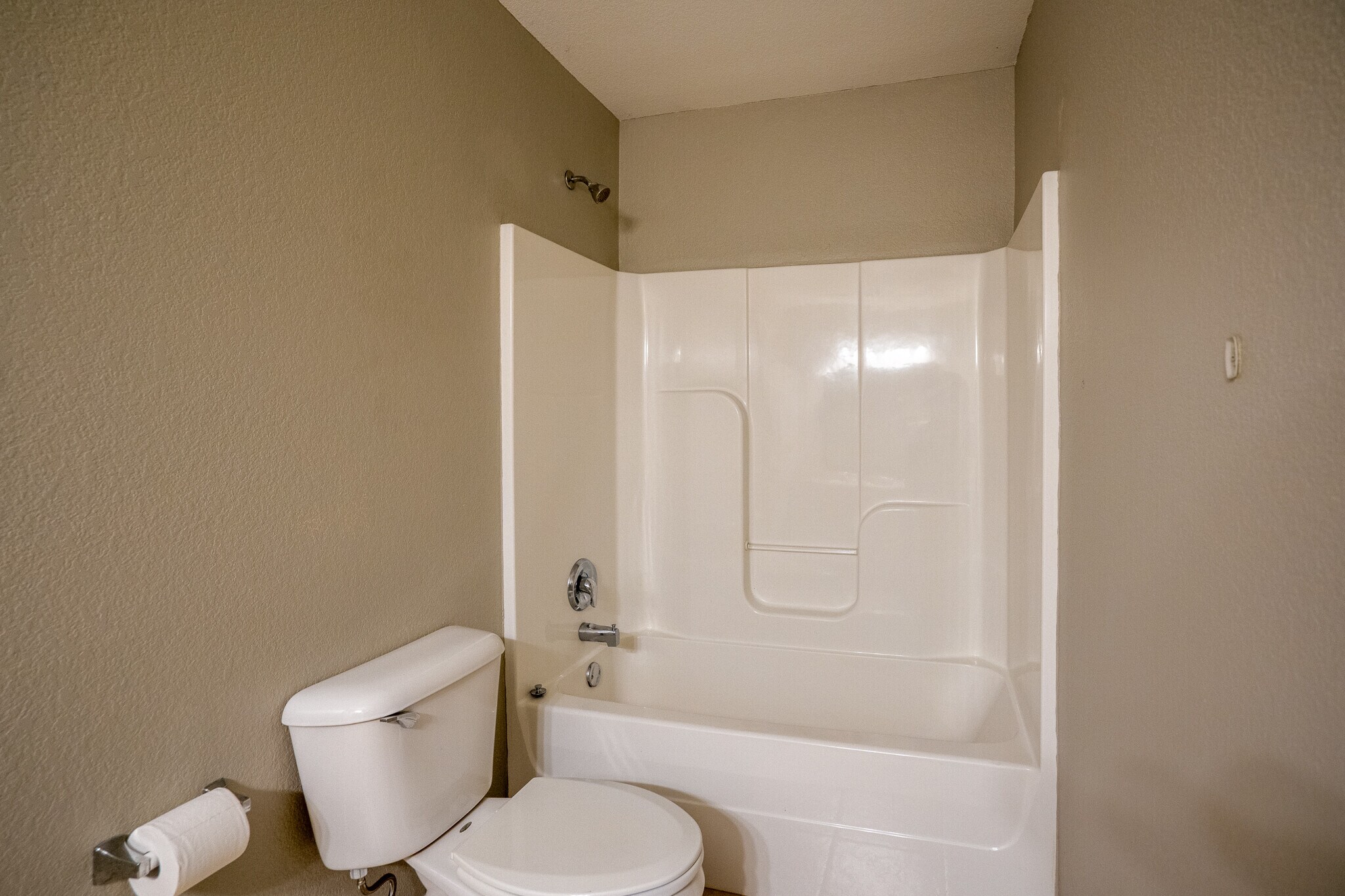 Building Photo - 4015 Glenstone Terrace