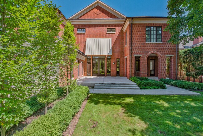 Building Photo - 200 Aspen Rd