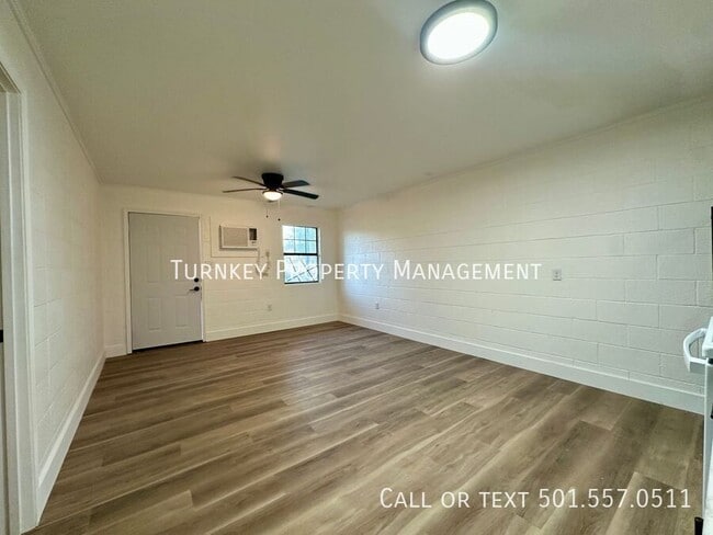 Building Photo - 100 Caruthers St