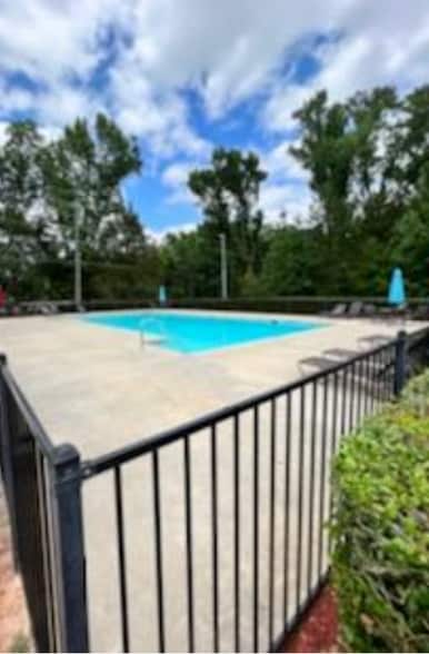 Building Photo - 319 Haywood Dr