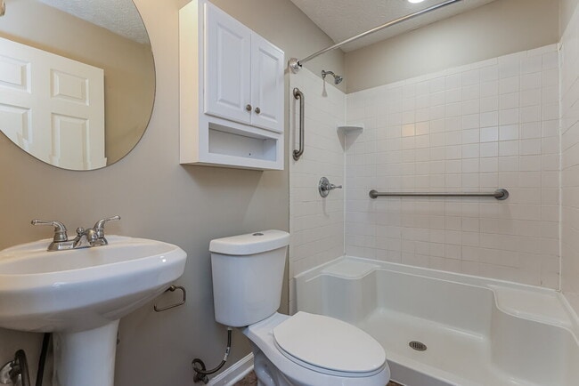Building Photo - 4724 Granada Dr