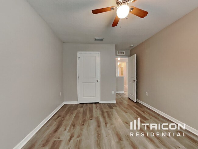 Building Photo - 10111 Mangrove Well Rd