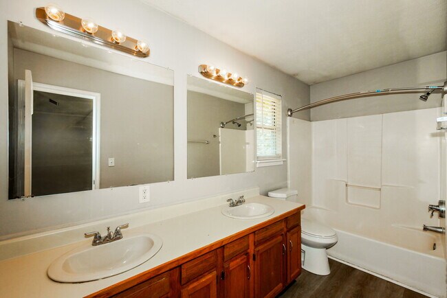 Building Photo - 3377 W 52nd St