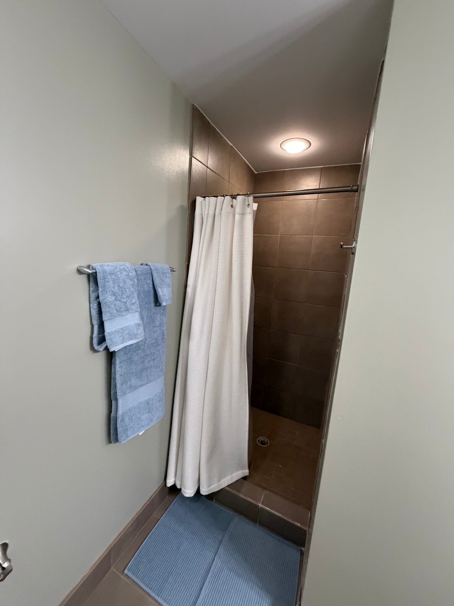 Secondary Bathroom - 1101 18th Ave S