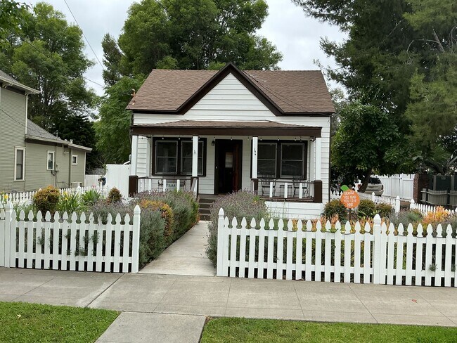 Building Photo - 154 N Shaffer St