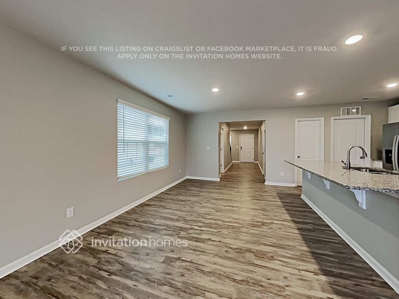 Building Photo - 130 Silver Oak Cir