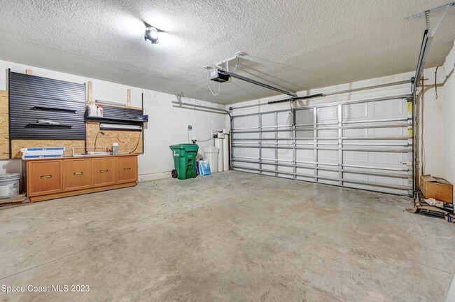 Building Photo - 1202 Becket Pl