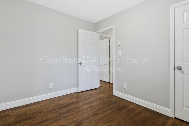 Building Photo - 321 S Gardner Ave