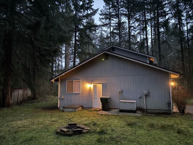 Building Photo - Beautiful 3-Bedroom Home in Gated Clearwood Community!