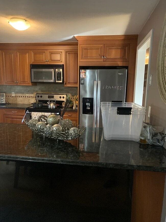 Building Photo - 19 Pine St