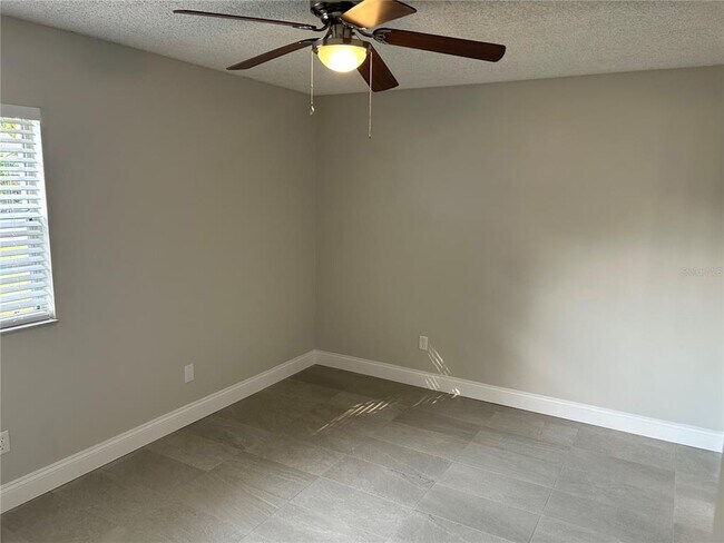 Building Photo - 1450 Agatha Dr