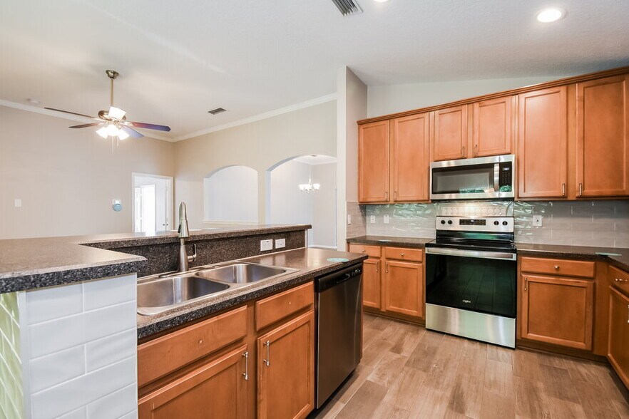Building Photo - 1032 Beckingham Dr