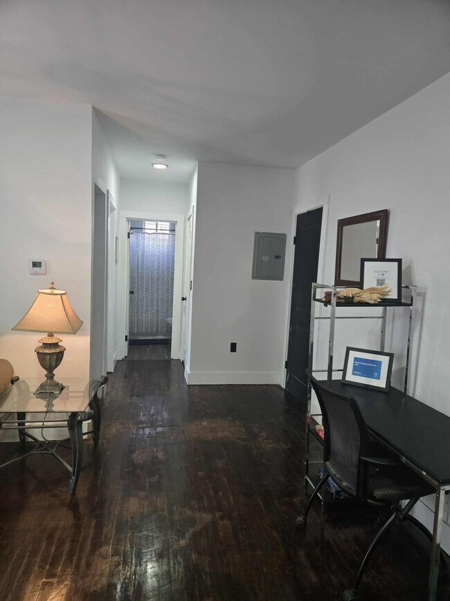 Building Photo - 11765 Glenfield Ave