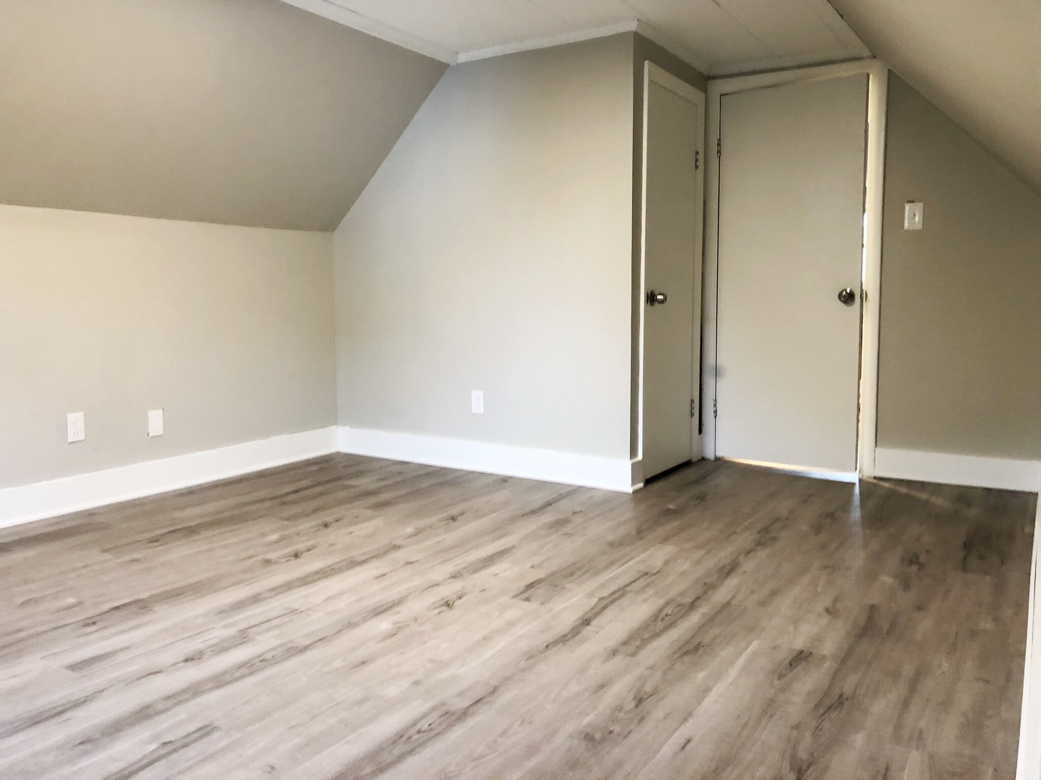 Bedroom 1 (Upstairs) - 102 Fruit St