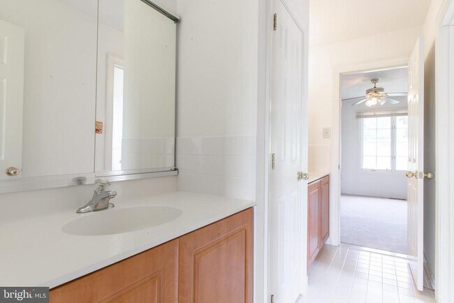 Building Photo - 17 Landon Way