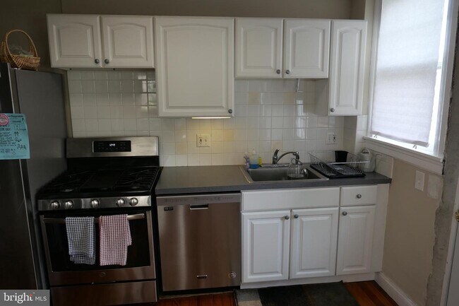 Building Photo - 2716 St Marys Rd