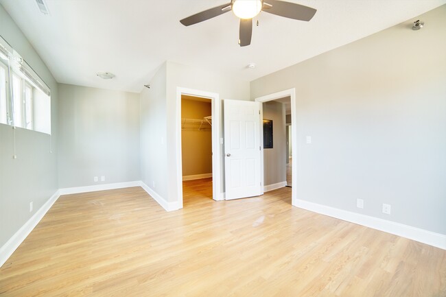 Building Photo - 325 Welch Ave