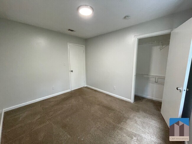 Building Photo - 1086 Riva Ridge Dr